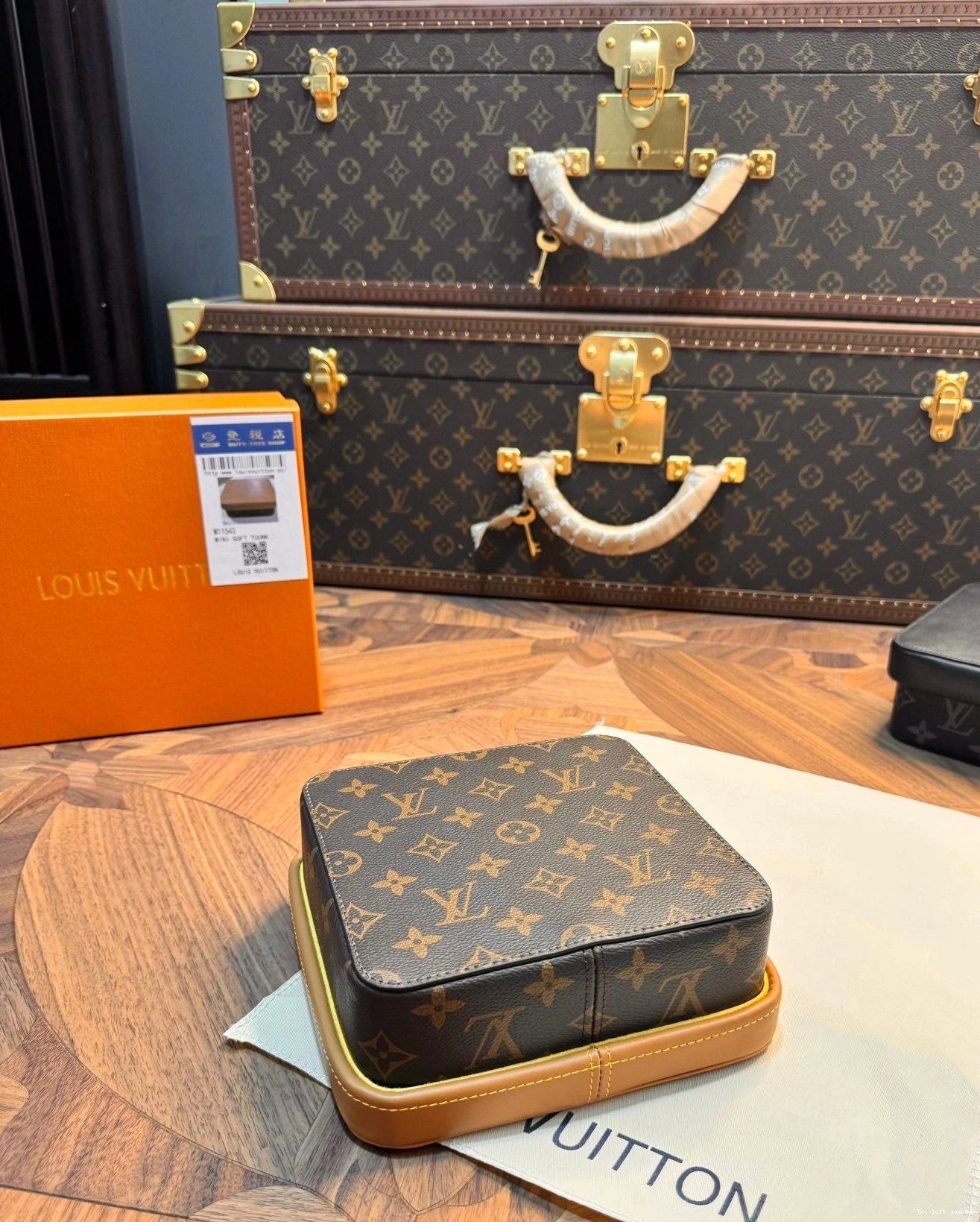 YELLOW LV JEWELRY SQUARE CUSTOM BOX 0729
